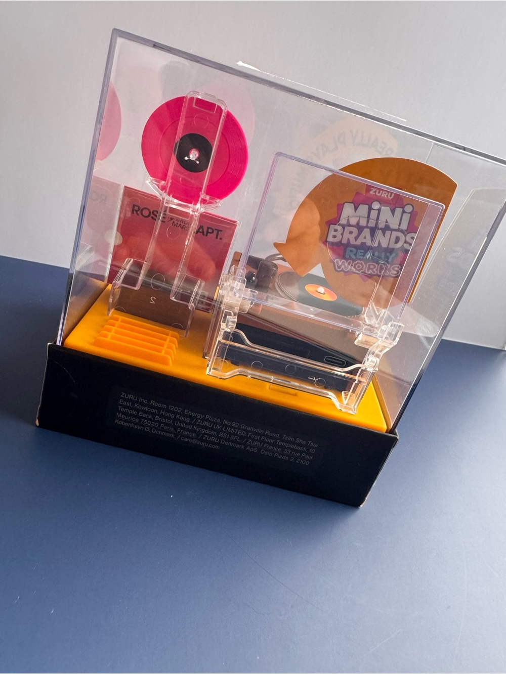Zuru Mini Brands Vinyl Playset – Pink & Tan - Picture 5 of 6